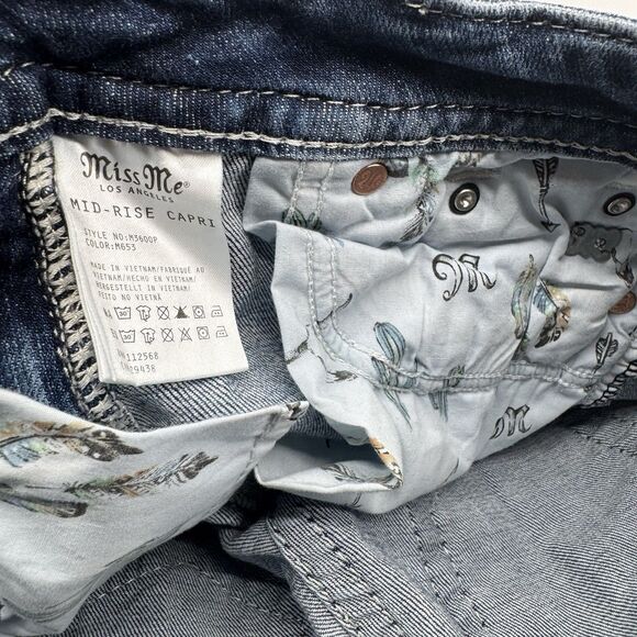 Miss Me Mid Rise Capri Women’s Size 25 Distressed & Bejeweled Beaded Jeans - Picture 16 of 16